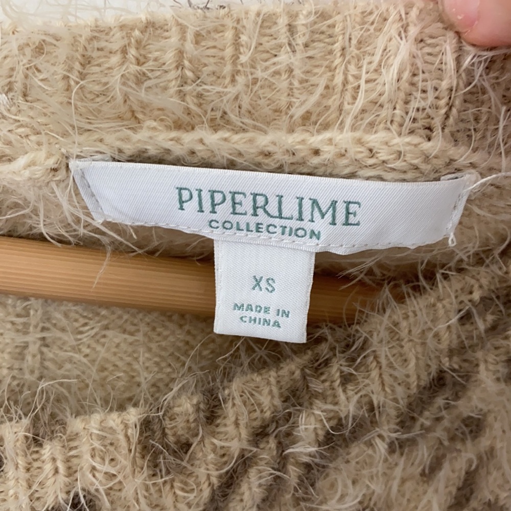 Piperlime leopard sweater with keyhole back - Picture 4 of 4